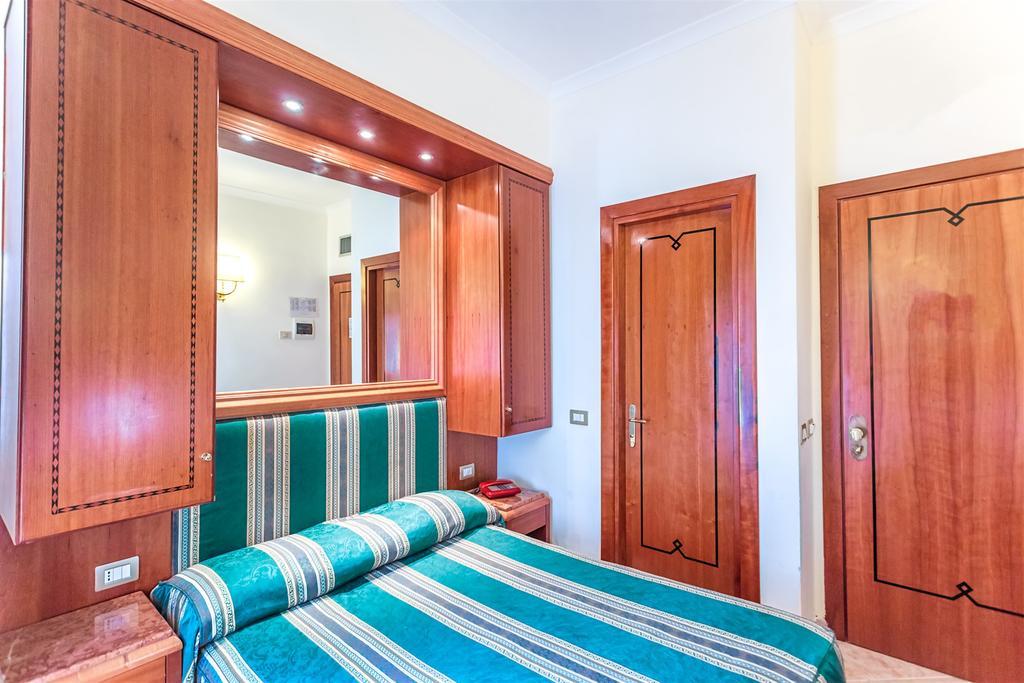 Raeli Hotel Luce Ρώμη Εξωτερικό φωτογραφία